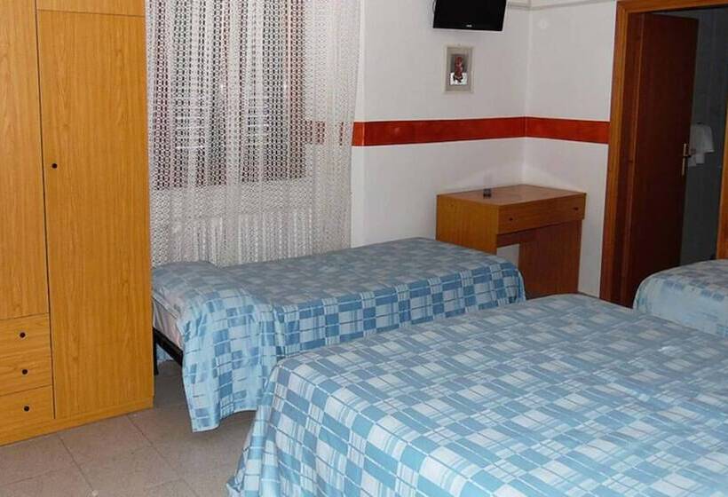 Четырехместный Номер Стандарт, Albergo Ristorante La Torretta