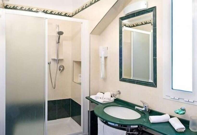 غرفة قياسية مزوَّدة بشُرفة, Bellevue