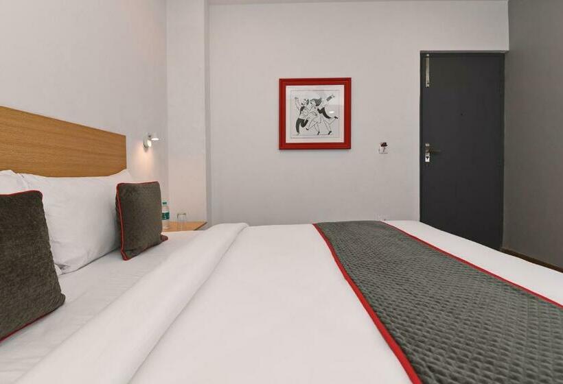 اتاق کلاسیک سه تخته, Super Townhouse Function Inn Near Chaudhary Charan Singh International Airport