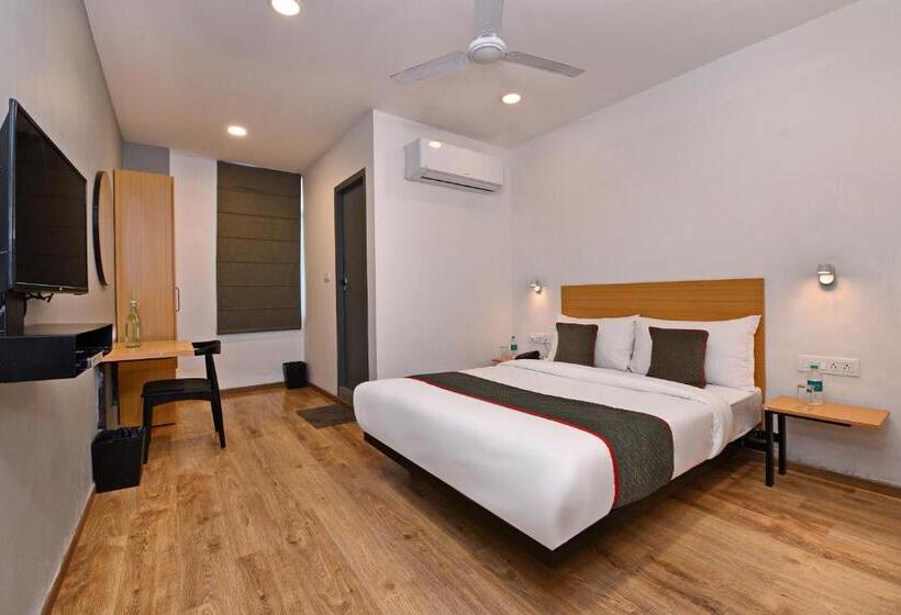 اتاق کلاسیک سه تخته, Super Townhouse Function Inn Near Chaudhary Charan Singh International Airport