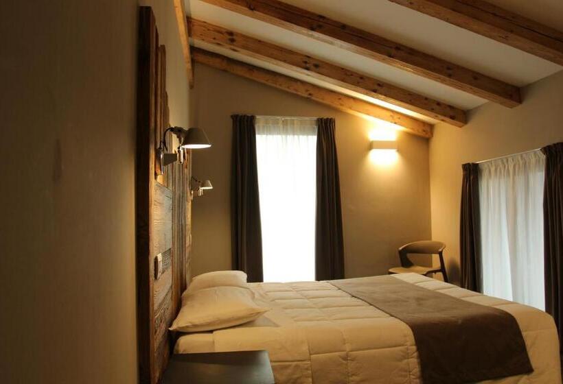 اتاق کلاسیک, Monte Emilius