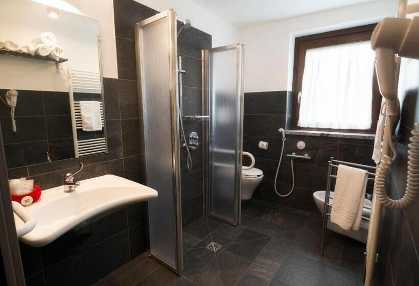 اتاق کلاسیک سه تخته, Monte Emilius