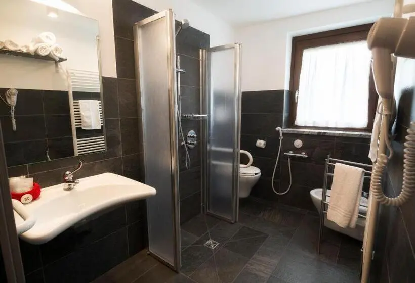 Classic Kolmen Hengen Huone, Monte Emilius