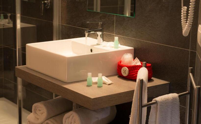 اتاق خانوادگی, Monte Emilius