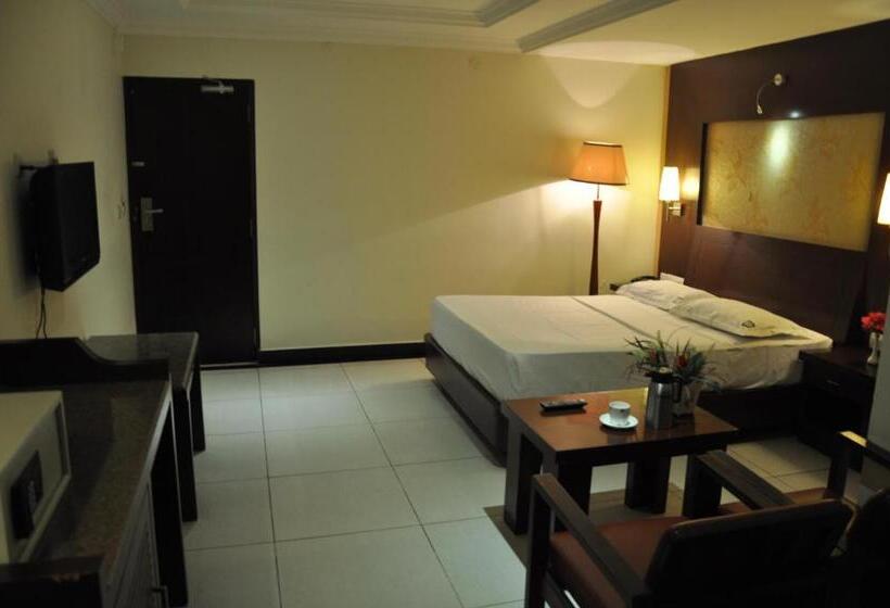 豪华房间, Shaans