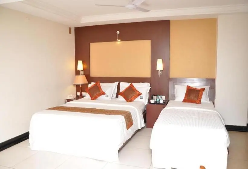 Chambre Triple Confort, Shaans