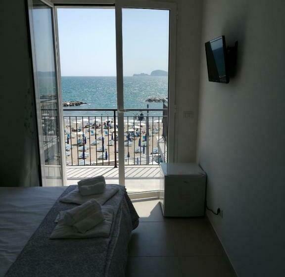 オーシャンビュースタンダードルームバルコニー付き, Tirreno Formia