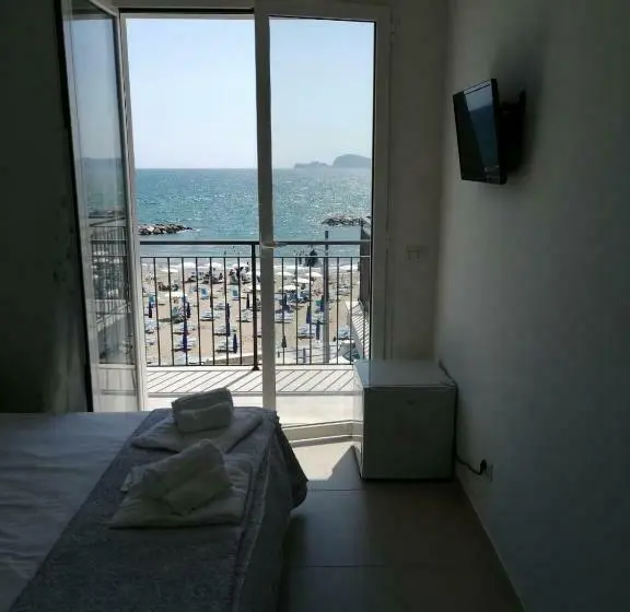 オーシャンビュースタンダードルームバルコニー付き, Tirreno Formia