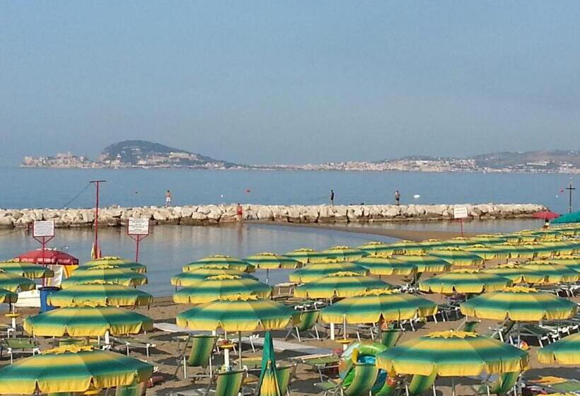 オーシャンビュースタンダードルームバルコニー付き, Tirreno Formia