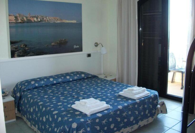 スーペリアールーム, Tirreno Formia