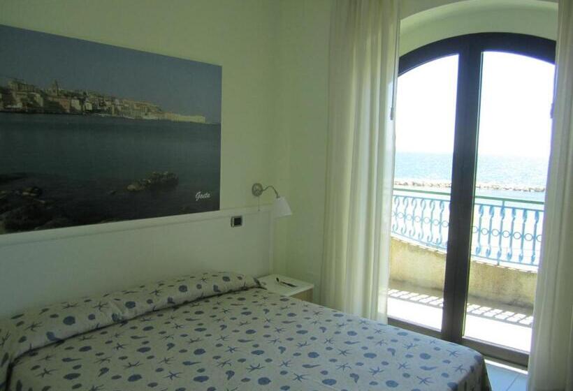 スーペリアールーム, Tirreno Formia