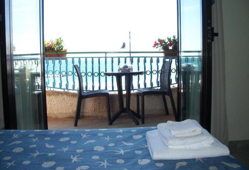 スーペリアールーム, Tirreno Formia