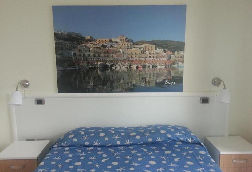 オーシャンビュースタンダードルーム, Tirreno Formia