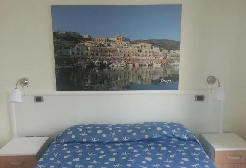 オーシャンビュースタンダードルーム, Tirreno Formia