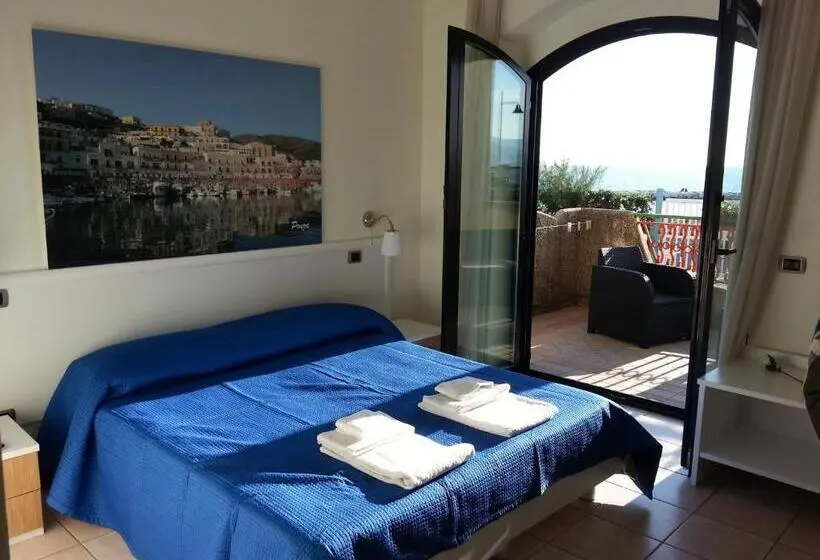 オーシャンビュースタンダードルーム, Tirreno Formia