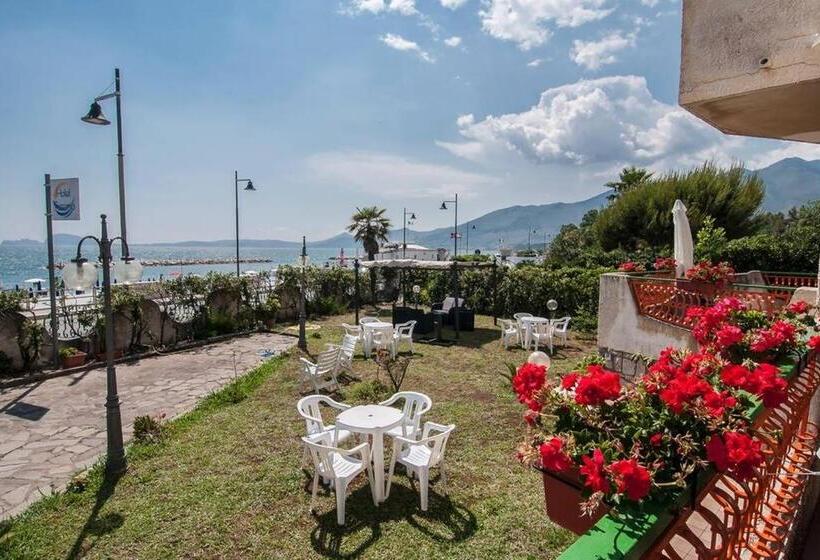 オーシャンビュースタンダードルーム, Tirreno Formia