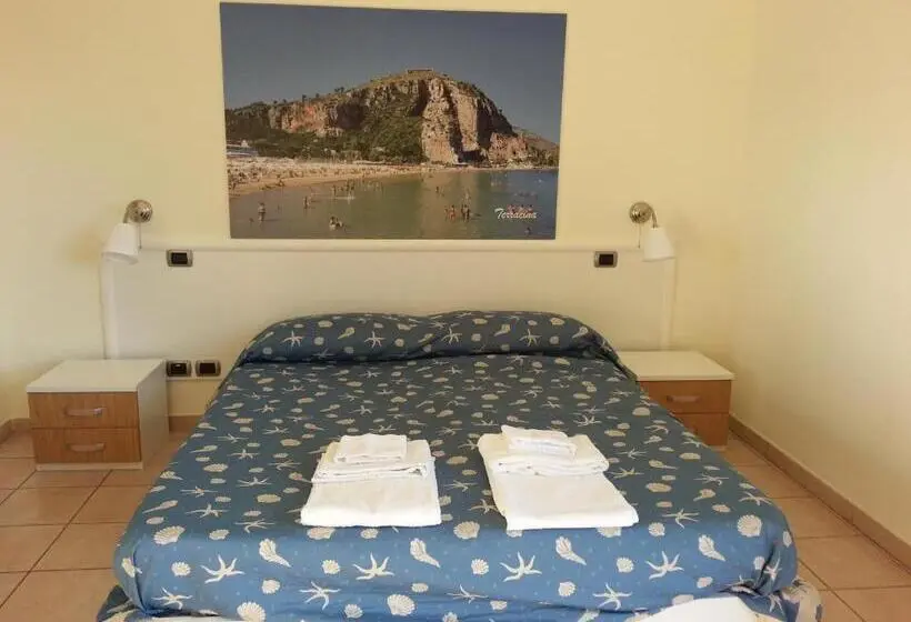 景色の見えるスタンダード4人部屋, Tirreno Formia