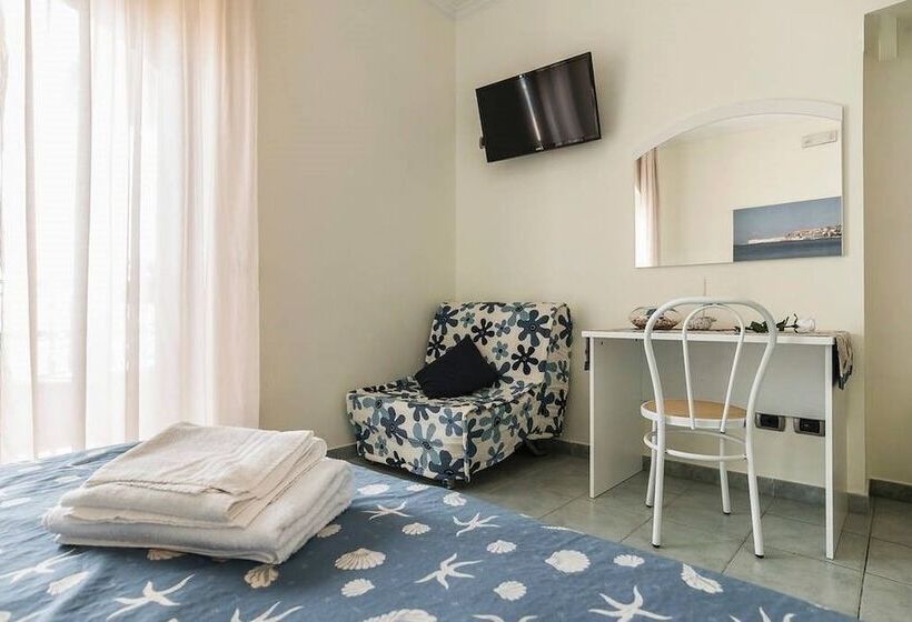 スタンダードルーム, Tirreno Formia