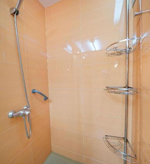 一楼标准间, Apartamentos Tamara
