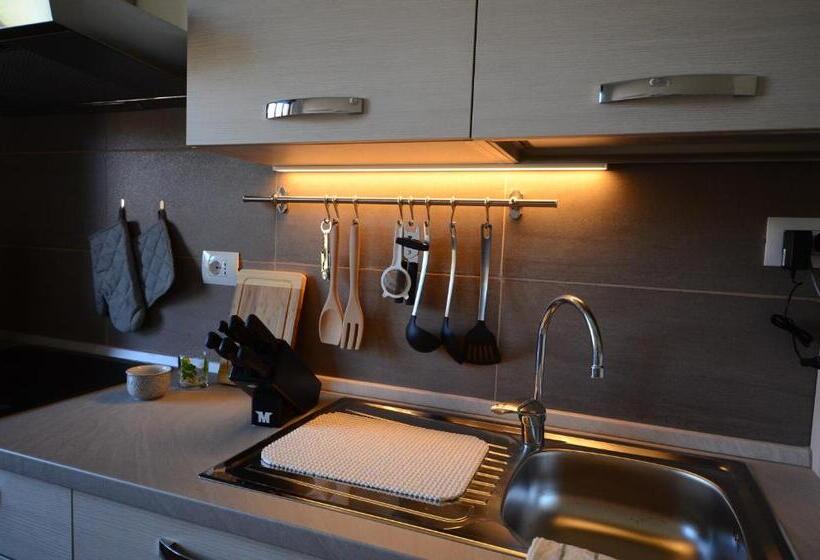 Люкс Классика, B&b La Grola