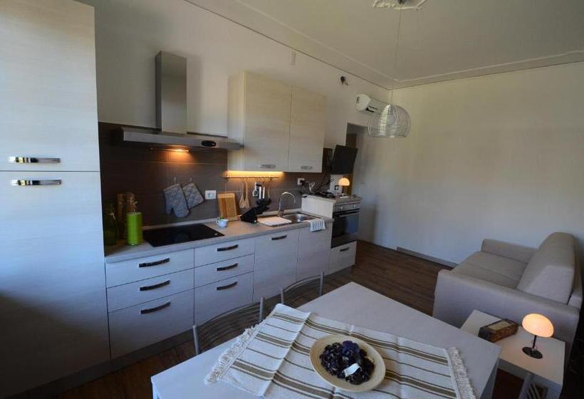 Люкс Классика, B&b La Grola