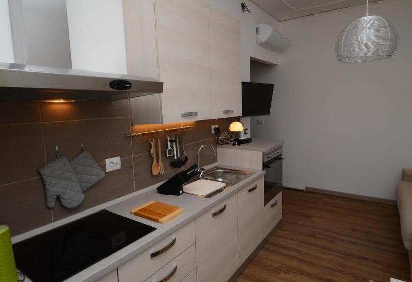 Люкс Классика, B&b La Grola