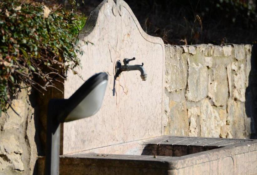 Люкс Классика, B&b La Grola