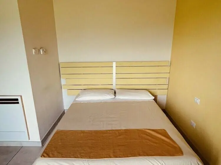 スタンダードルーム, B&b Le Albare