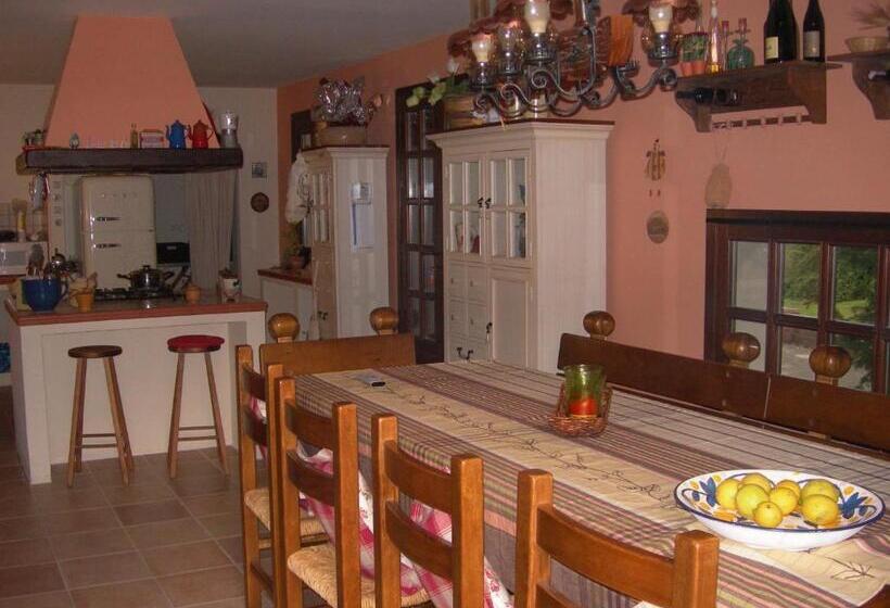 اتاق خانوادگی, B&b Rollo Garden