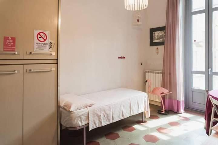 اتاق استاندارد با سرویس بهداشتی مشترک, Casa Dani&swing Bed&books