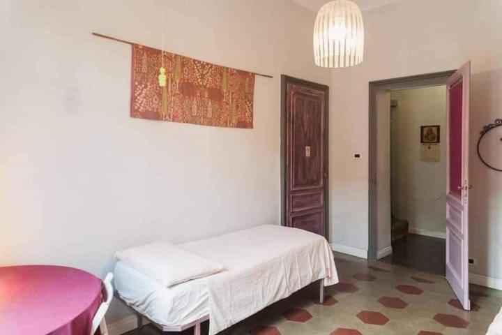 اتاق استاندارد با سرویس بهداشتی مشترک, Casa Dani&swing Bed&books