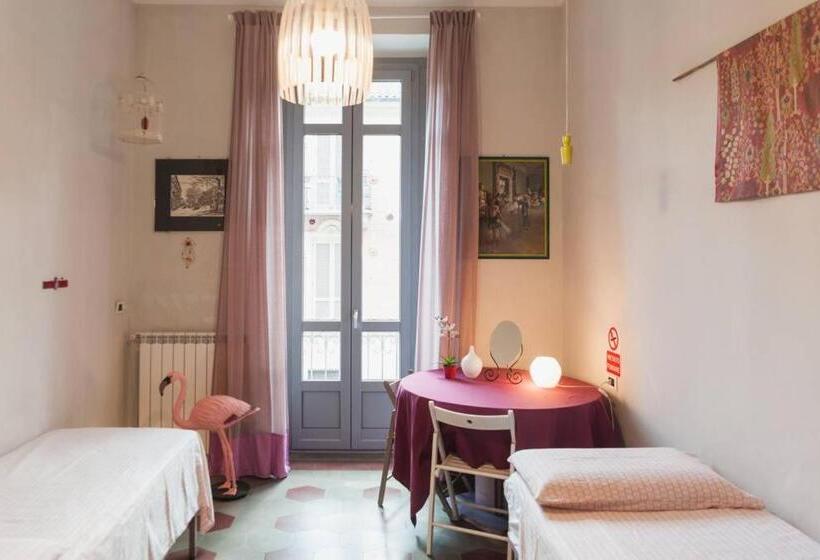 اتاق استاندارد با سرویس بهداشتی مشترک, Casa Dani&swing Bed&books