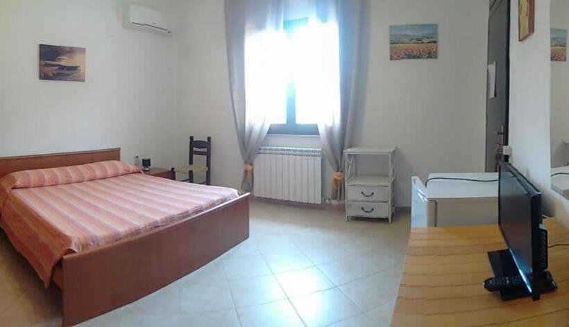 スタンダードルーム, La Contea