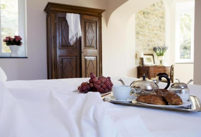 سوئیت جونیور با چشمانداز باغ, La Madonetta   Dimora D Epoca