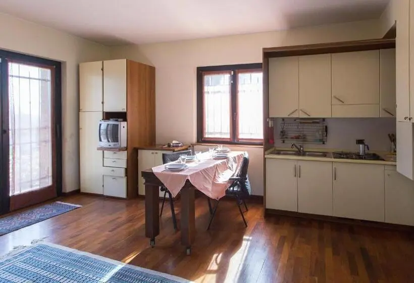 1階の1ベッドルームアパートメント, Villagramde