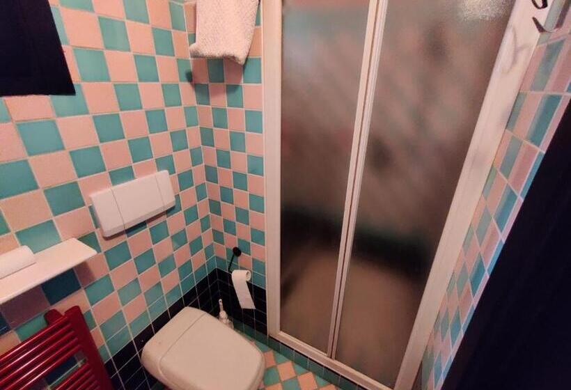 חדר סטנדרט לארבעה, Villagramde