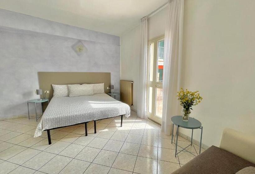 اتاق استاندارد چهار تخته, Albergo Vittoria