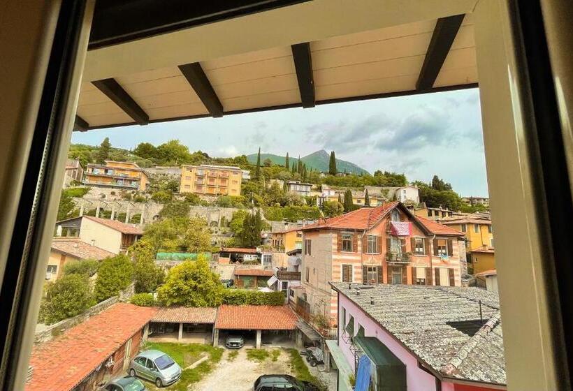 غرفة قياسية ثلاثية, Albergo Vittoria