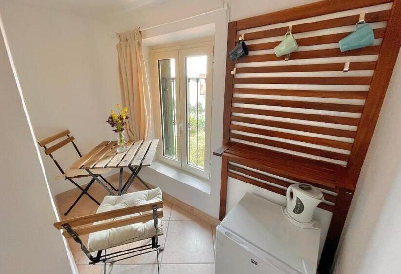 غرفة قياسية ثلاثية, Albergo Vittoria