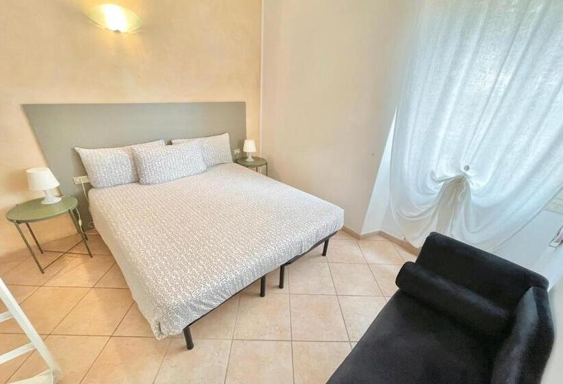 غرفة قياسية مطلة على المدينة, Albergo Vittoria