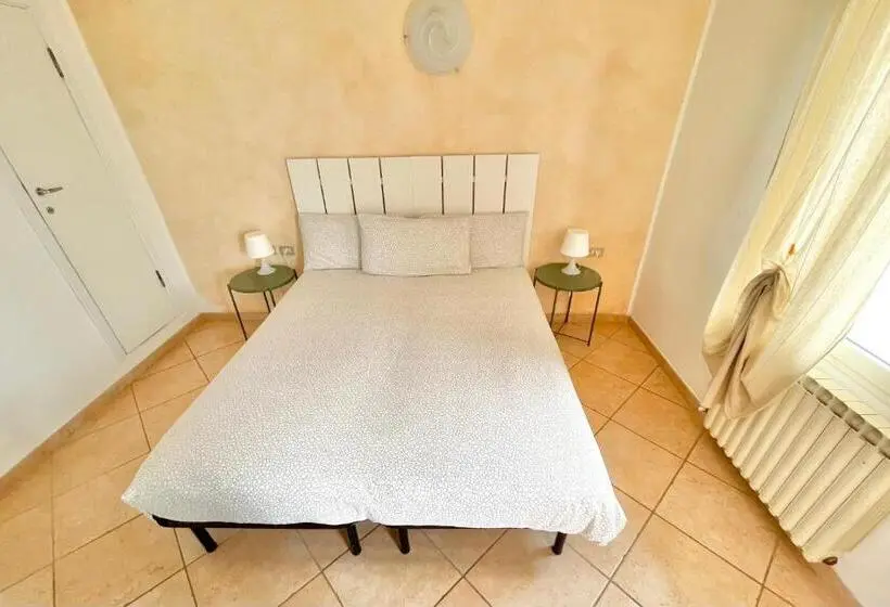 اتاق استاندارد یک نفره, Albergo Vittoria