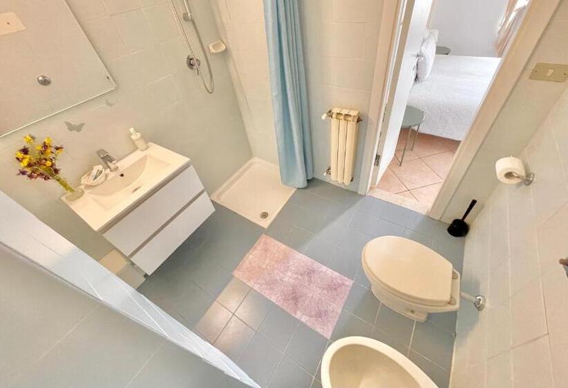 اتاق اکونومی, Albergo Vittoria