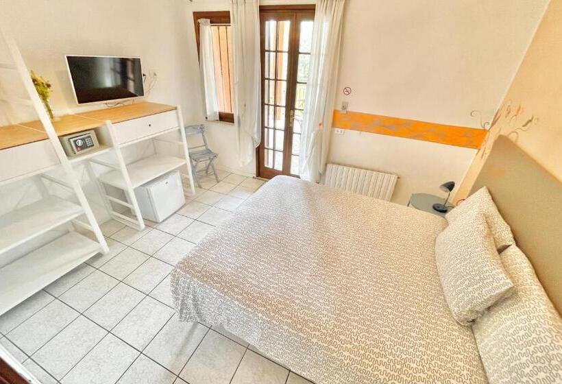 اتاق استاندارد یک نفره, Albergo Vittoria