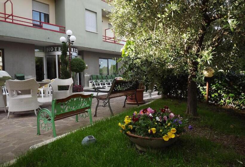 스탠다드 싱글 룸, Cristina