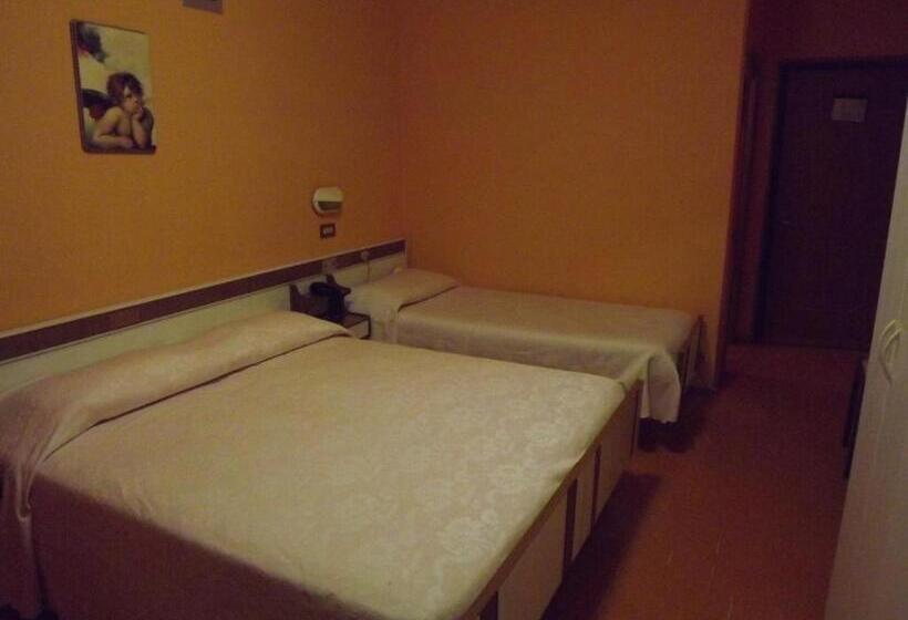 스탠다드 트리플 룸, Cristina