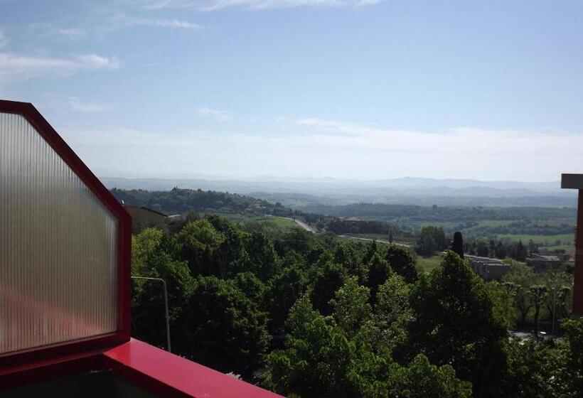 스탠다드 트리플 룸, Cristina