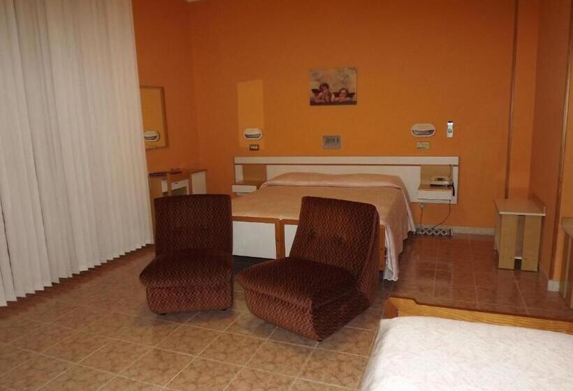 4인용 스탠다드 룸, Cristina