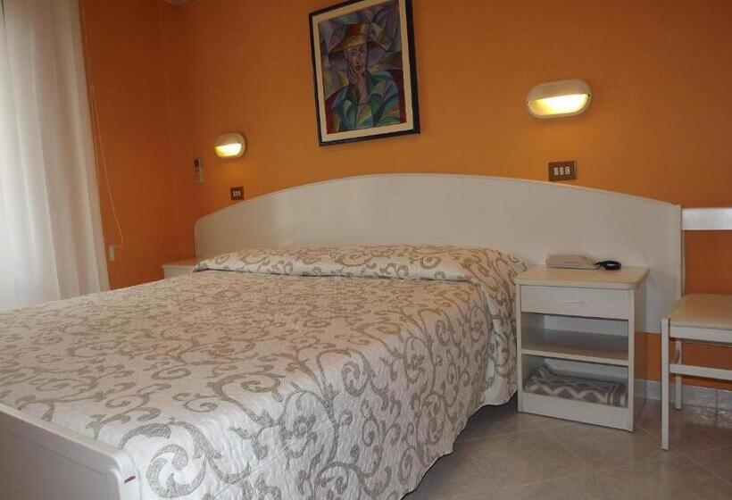 غرفة سوبيريور, Cristina