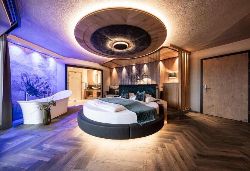 Люкс Повышенной Комфортности, Der Mesnerwirt   4 Superior   Meran 2000