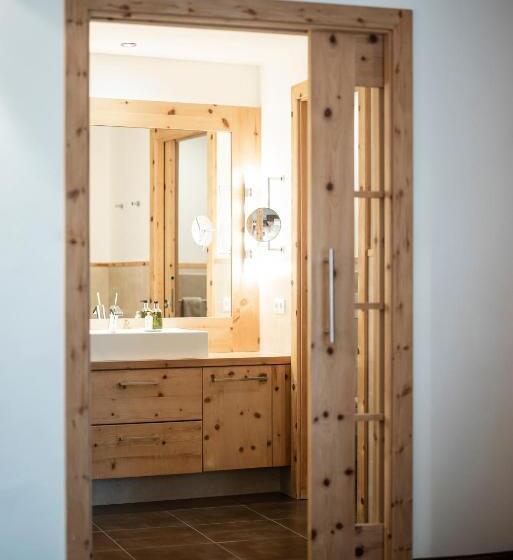 Номер Комфорт, Der Mesnerwirt   4 Superior   Meran 2000